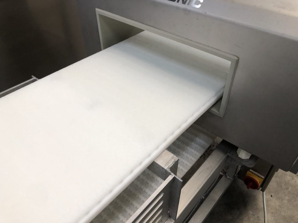 Mesutronic MN 7.0 metaldetector - Food Machinery Holland