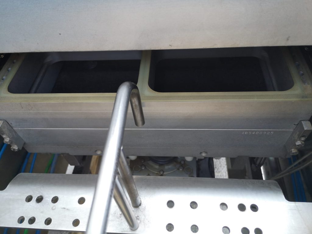 Multivac R125 thermoformer 2009 - Food Machinery Holland
