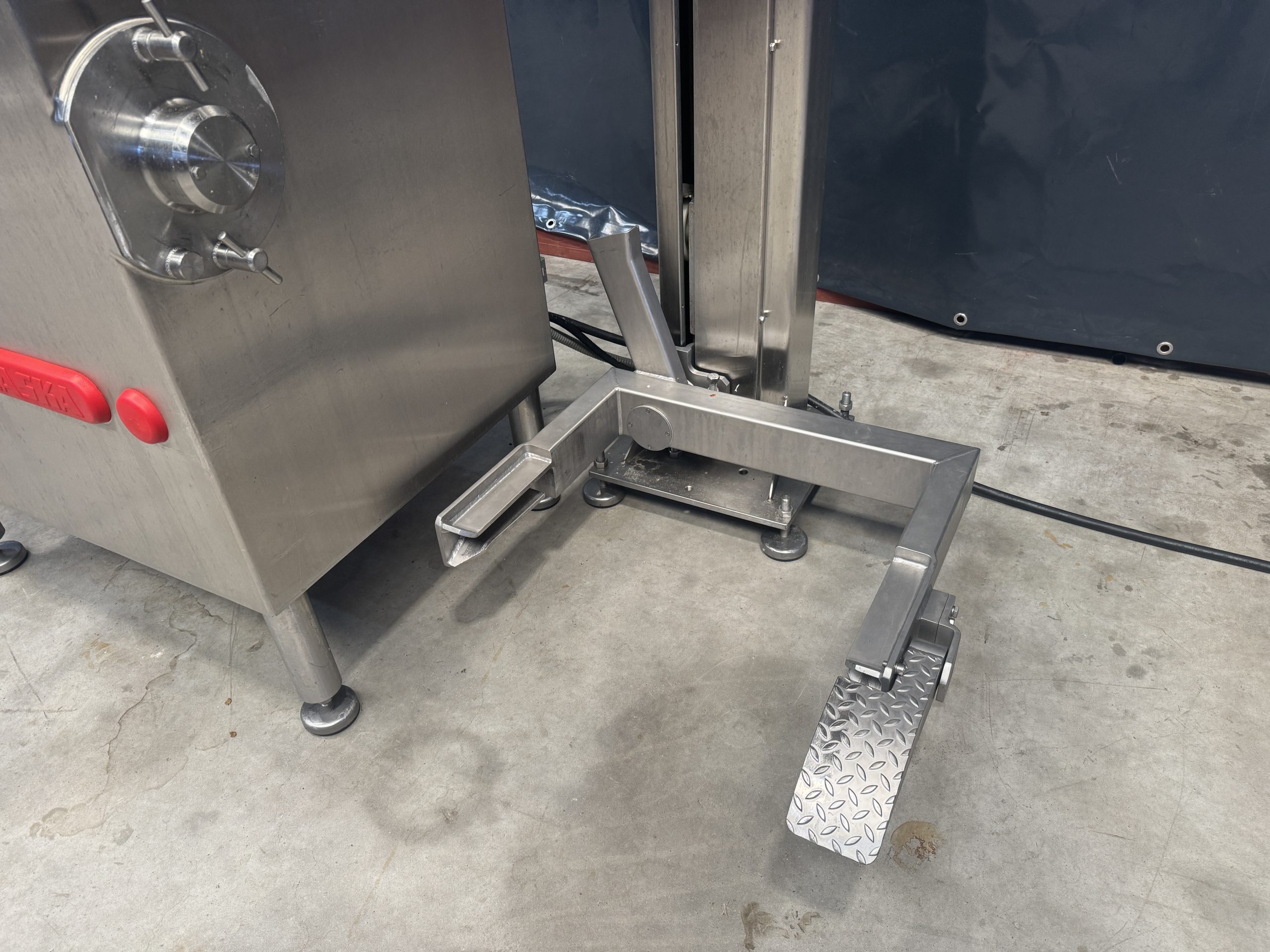 2016 Laska WW130 2X Meat grinder - Image 6