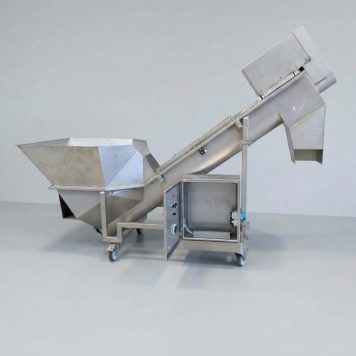Screw transport conveyor